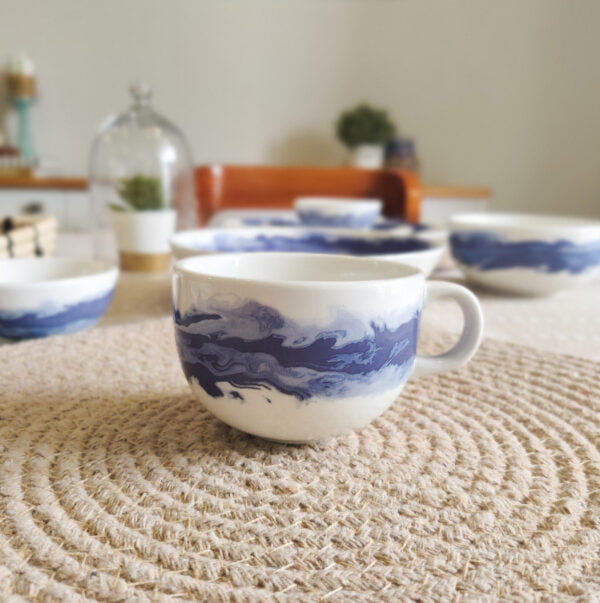 Ceramic porcelain tea cup