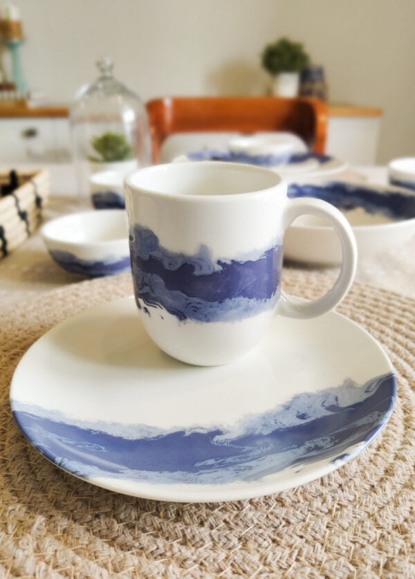 Ceramic mug and dessert plate