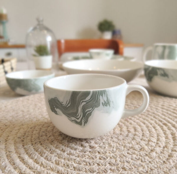 Ceramic porcelain tea cup