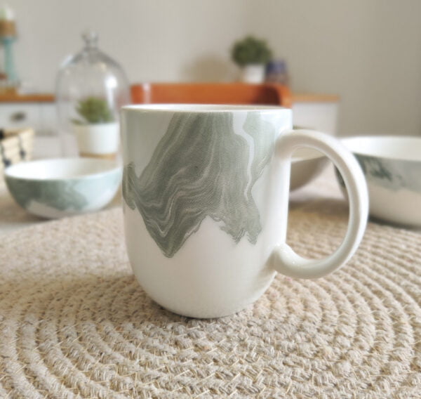 Ceramic porcelain mug