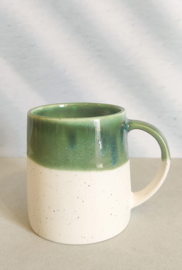 Ceramic mug in dual tone